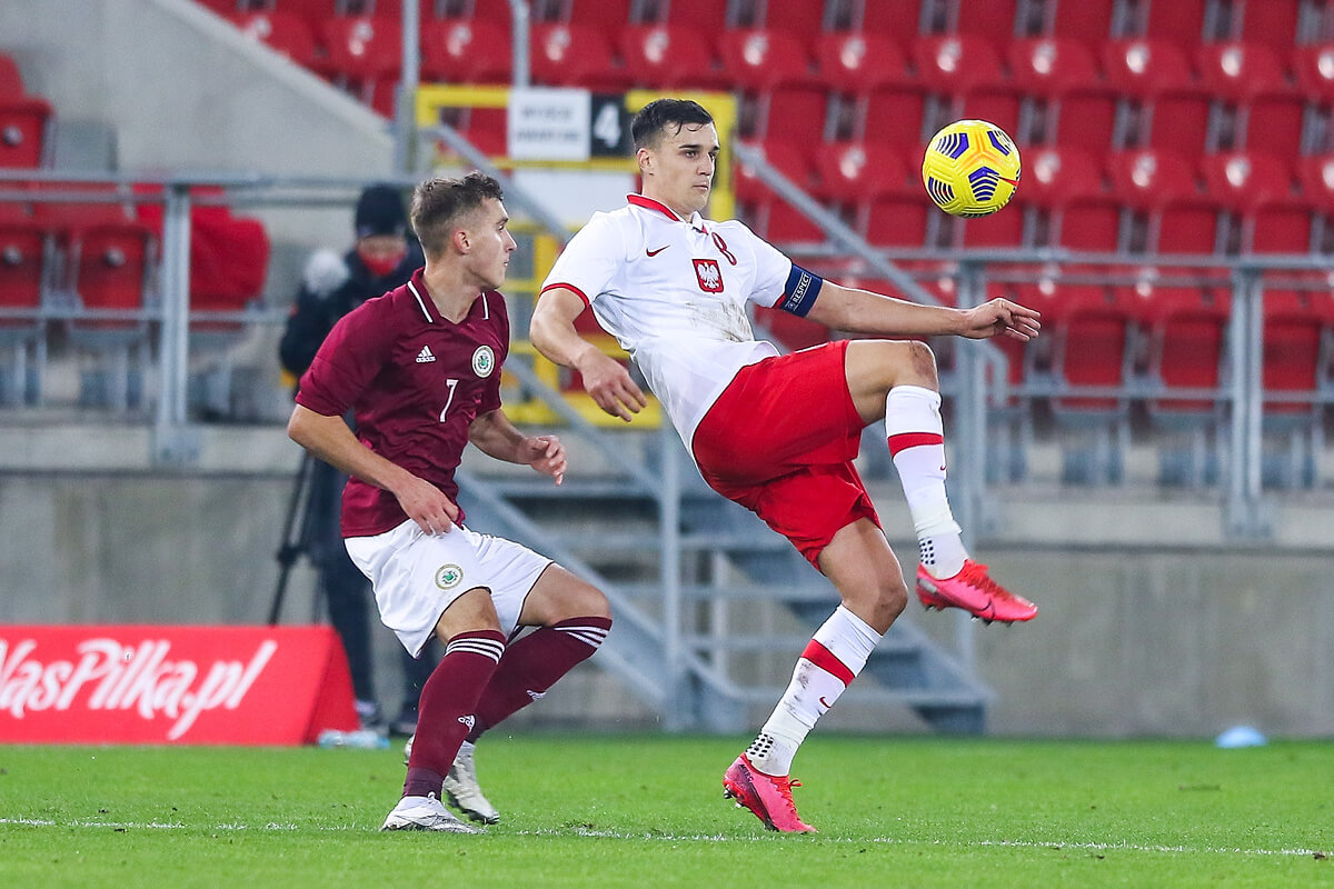 Patryk Dziczek Stracił Przytomność Na Boisku Polak W Szpitalu Goalpl 