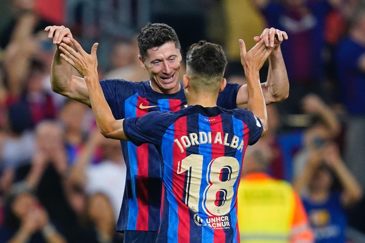 Robert Lewandowski i Jordi Alba