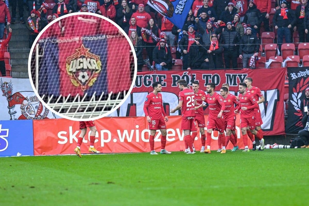 Flaga CSKA na trybunach Widzewa