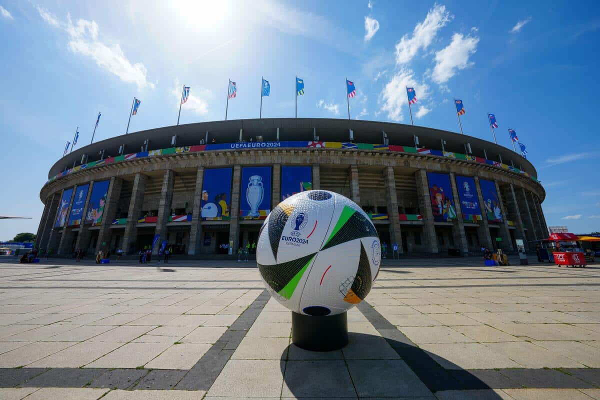 Stadion Olimpijski w Berlinie i piłka Euro 2024