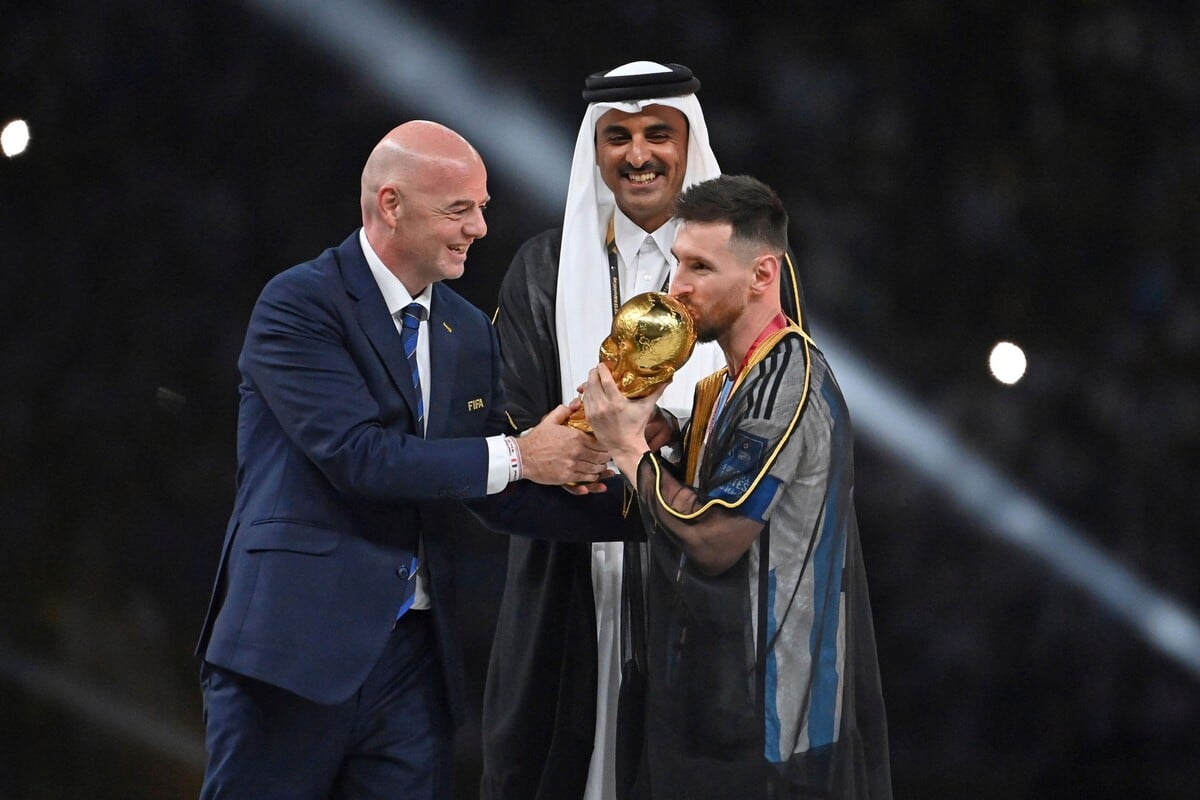 Gianni Infantino, Emir Tamim bin Hamad Al Thani i Lionel Messi