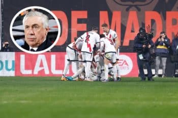 Piłkarze Rayo Vallecano i Carlo Ancelotti