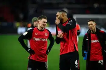 Jonathan Tah (z prawej)