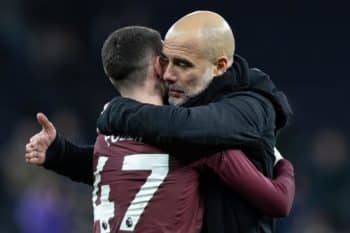 Phil Foden i Pep Guardiola